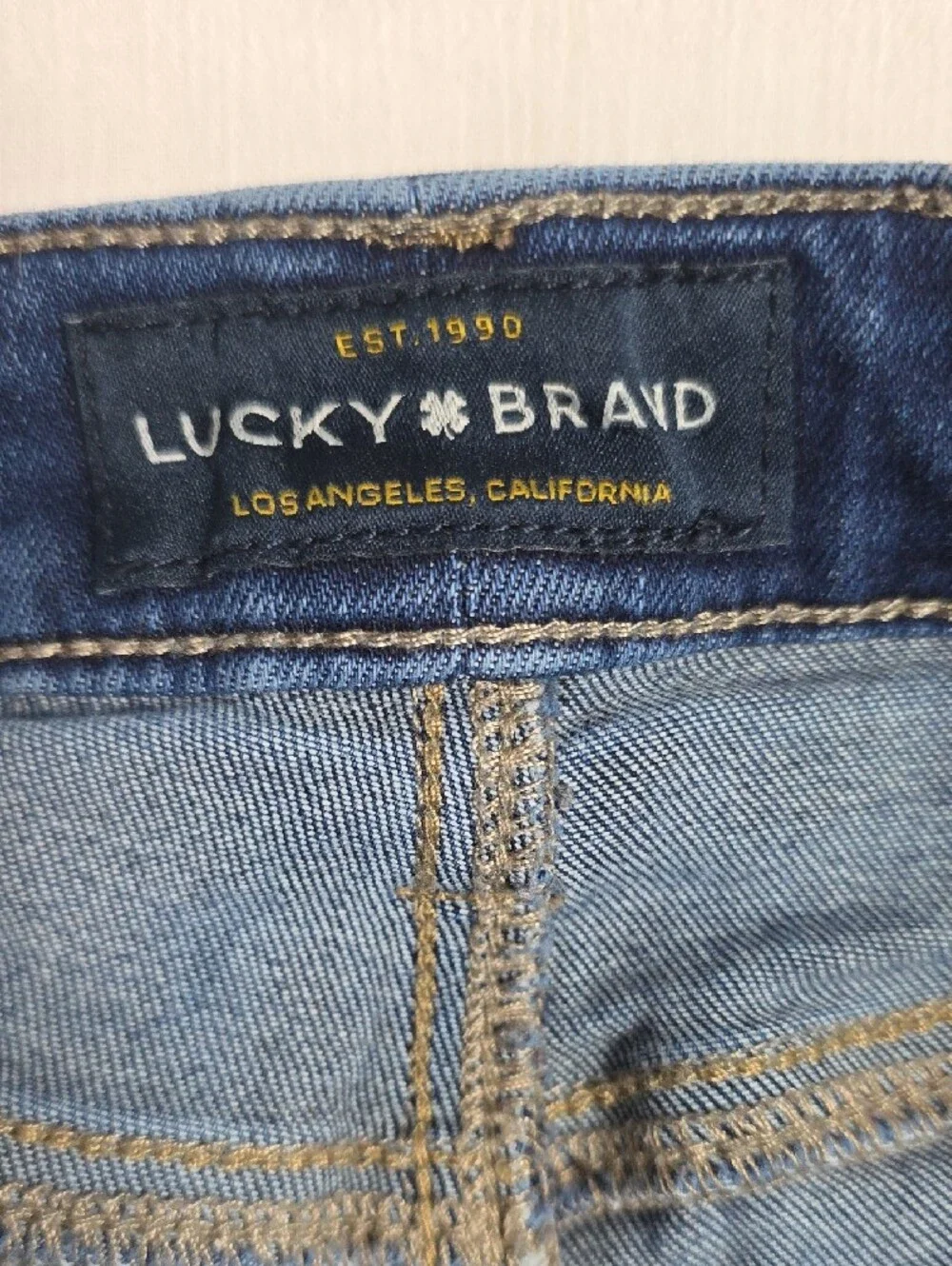0787 Lucky Brand Women's Dark Indigo Skinny Jeans; 4/27